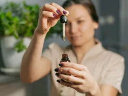 natürlich & herapeutisch bestes Teebaumöl für Haut und Haar